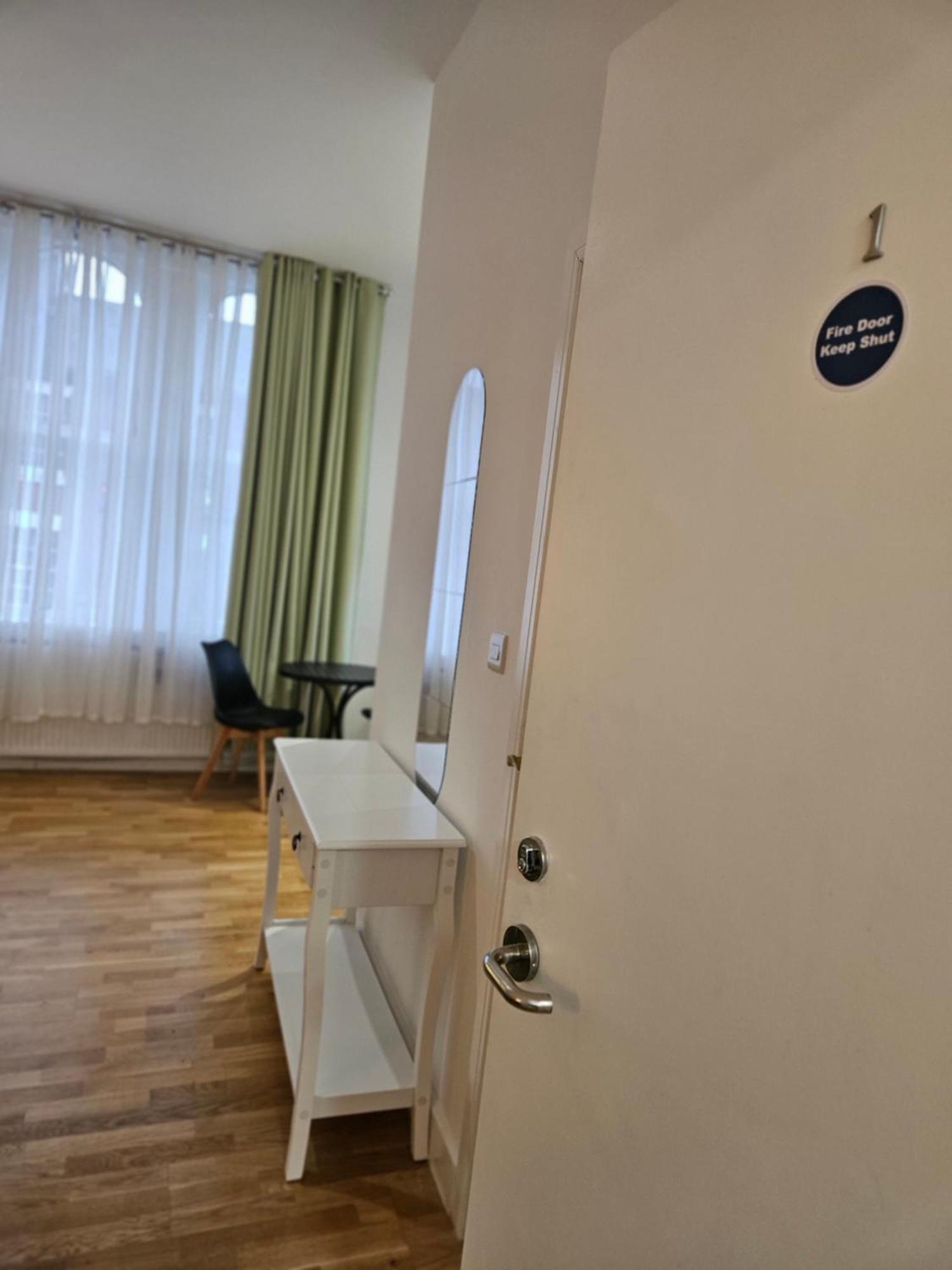 Central Chambers Suites - Suite 1 Leek Εξωτερικό φωτογραφία